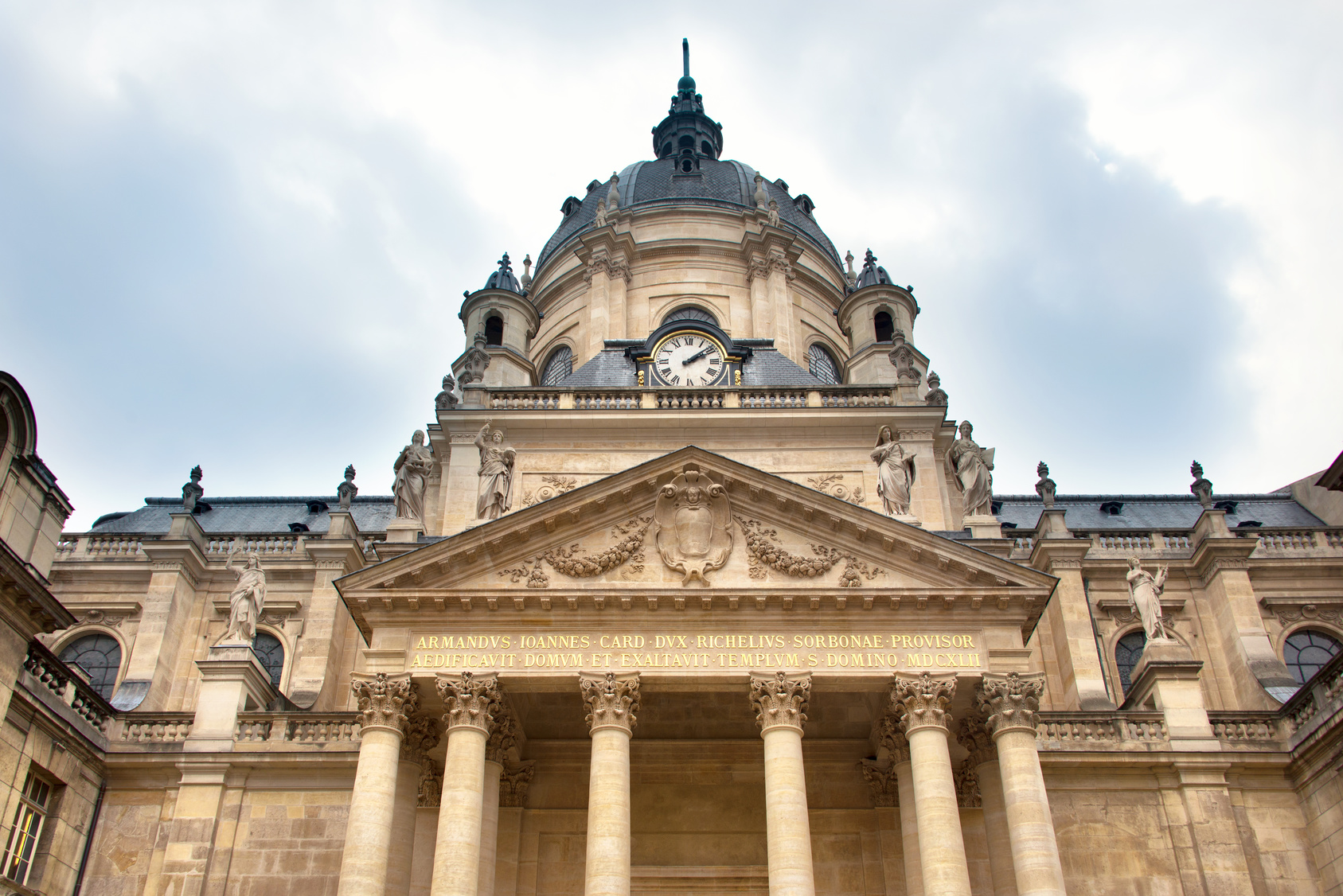 UNIVERSITAS, ASET UTAMA UNTUK BERDIPLOMASI  Campus France