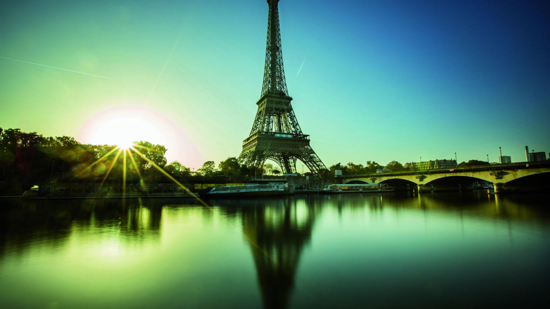 vie étudiant - tour eiffel au soir