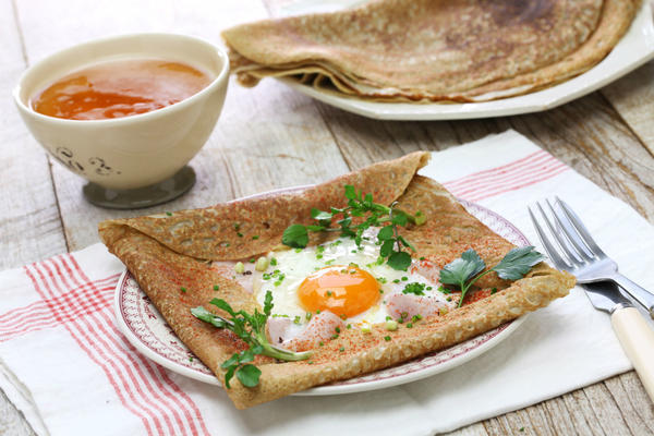 galette bretonne et bolée de cidre © uckyo - stock.adobe.com galette bretonne et bolée de cidre © uckyo - stock.adobe.com
